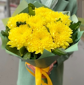 Букет из крупных жёлтых хризантем - Хризантемы