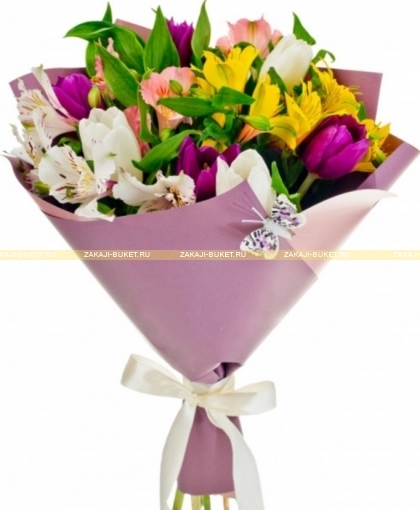  Весенний букетик из тюльпанов и альстромерий фото 1