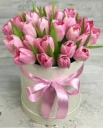 Розовые тюльпаны в коробке 