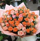  Букет из оранжевых кустовых роз 