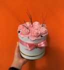 Композиция из роз в шляпной коробочке 3 ( розы из мыла )