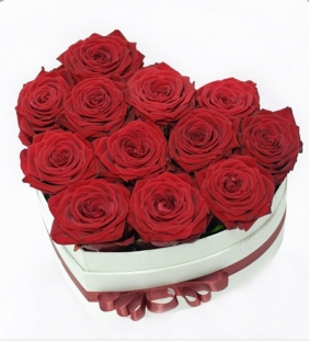 Красные розы в коробочке  "сердце" - Сердца из роз