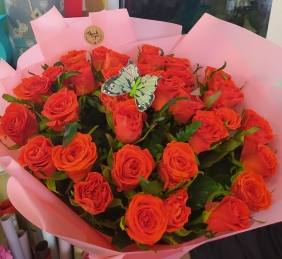 35 оранжевых роз - Розы (средние- 60 см)