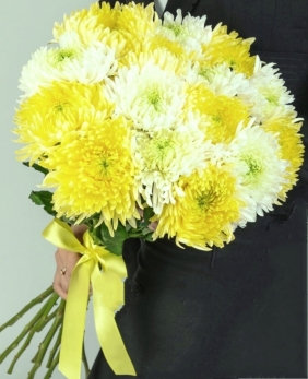 Букет из жёлтых и белых крупных хризантем - Хризантемы