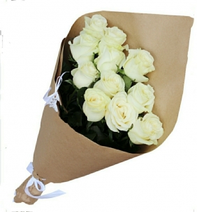 11 белых роз в крафте - Розы (средние 55-60 см)