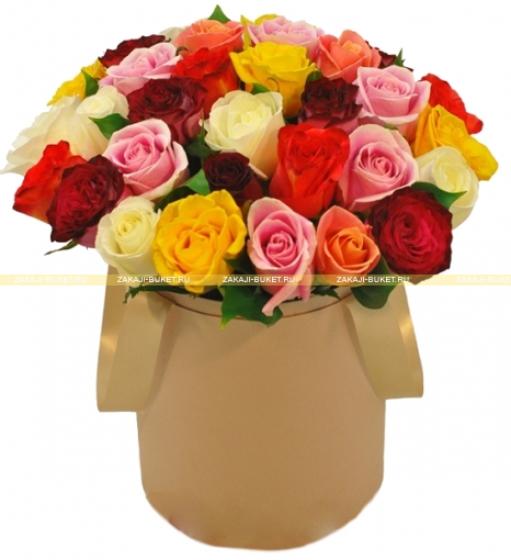 31 разноцветная роза в шляпной коробке фото 1