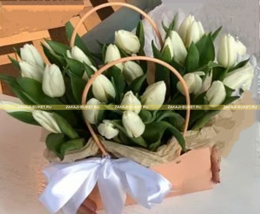 Белые тюльпаны в сумочке  фото 1