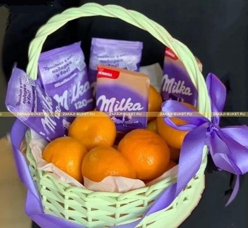 Подарочная  корзина "Милка" с мандаринами ( апельсинами ) фото 1