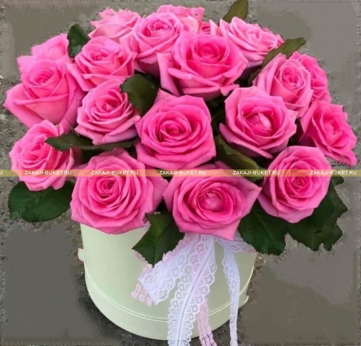 Розовые розы в шляпной коробке фото 1