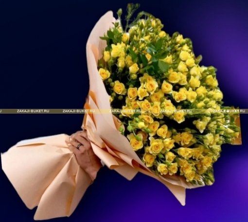 Букет из жёлтых кустовых роз фото 1