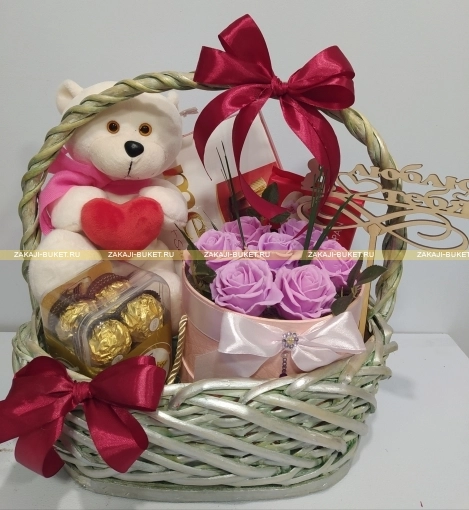 Подарочная корзина с мягкой игрушкой 2 фото 1